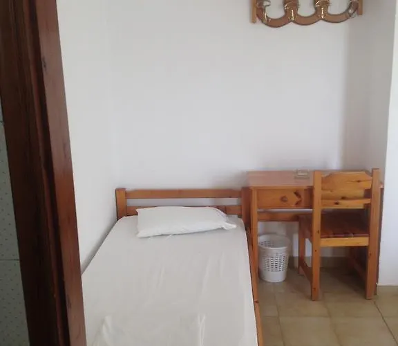 Otel Manos 2*