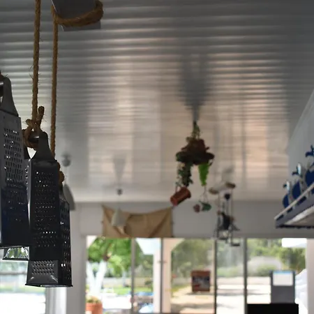 Manos Ξενοδοχείο 2*