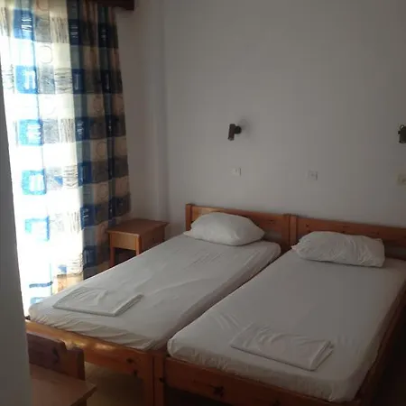 Manos Hotel 2*
