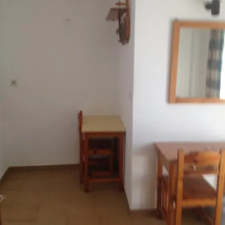 Manos Ξενοδοχείο