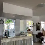 Hotel Manos
