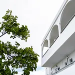 Hotel Manos