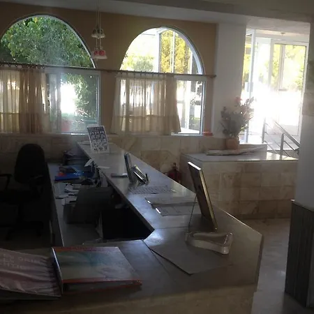 Manos Hotel