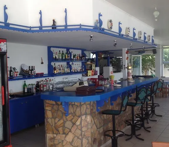 Manos ファリラキ